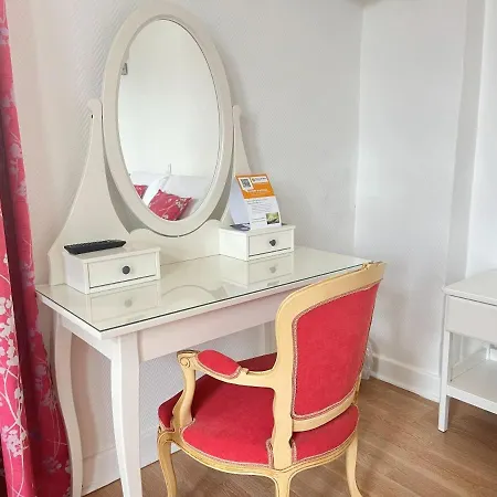 Chateau De Mons Armagnac 3* Caussens