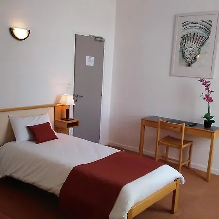 Chateau De Mons Armagnac מלון Caussens