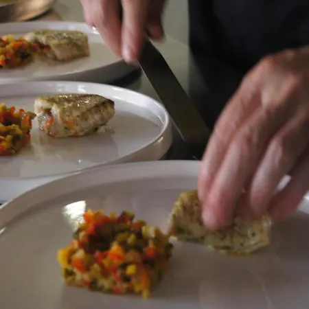 Chateau De Mons Armagnac מלון Caussens